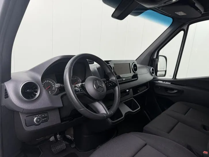 Mercedes-Benz Sprinter 2024 photo 3