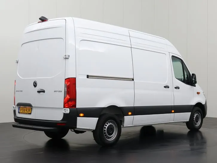 Mercedes-Benz Sprinter 2024 photo 2
