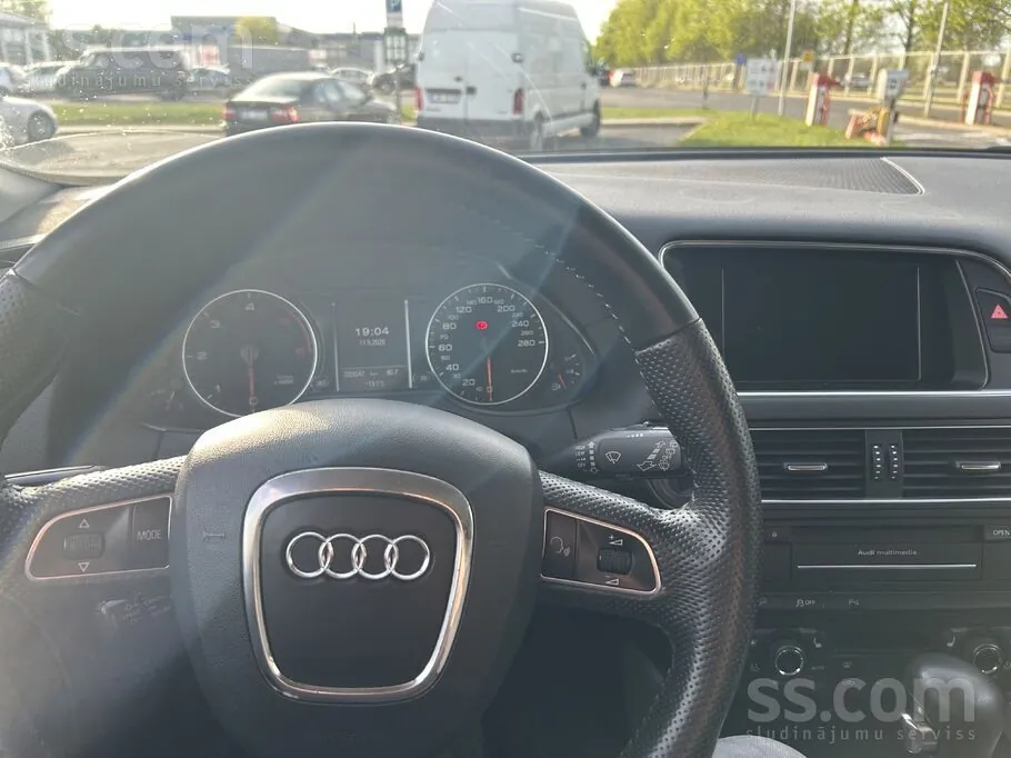 Audi Q5 2011 photo 4