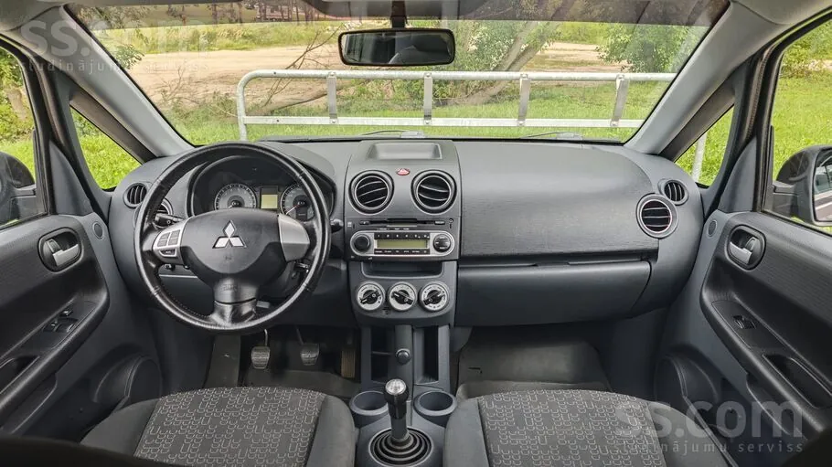 Mitsubishi Colt 2012 photo 5