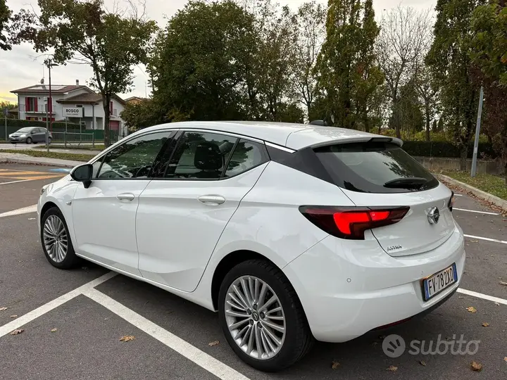 Opel Astra 2019 photo 2