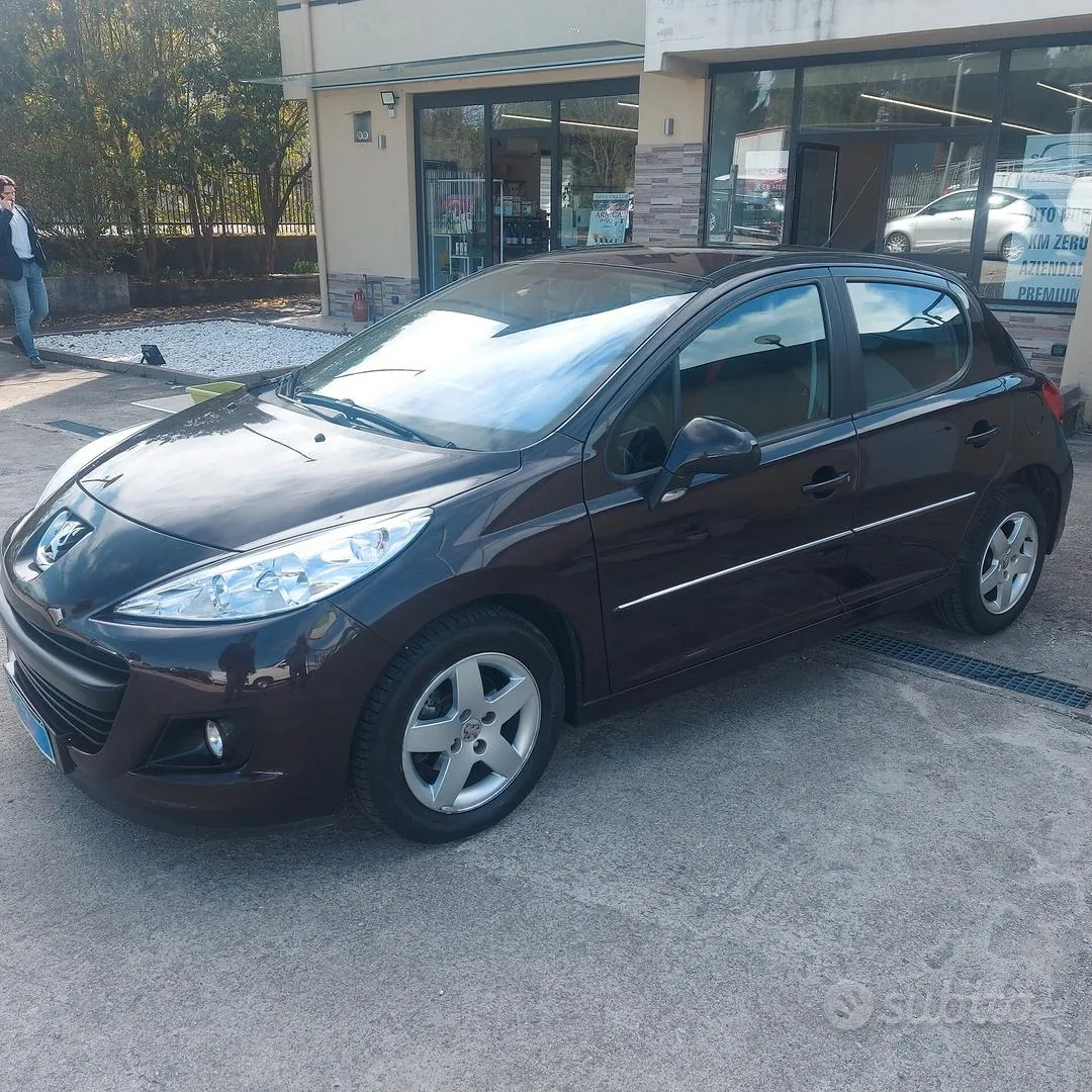 Peugeot 207 2011 photo 3
