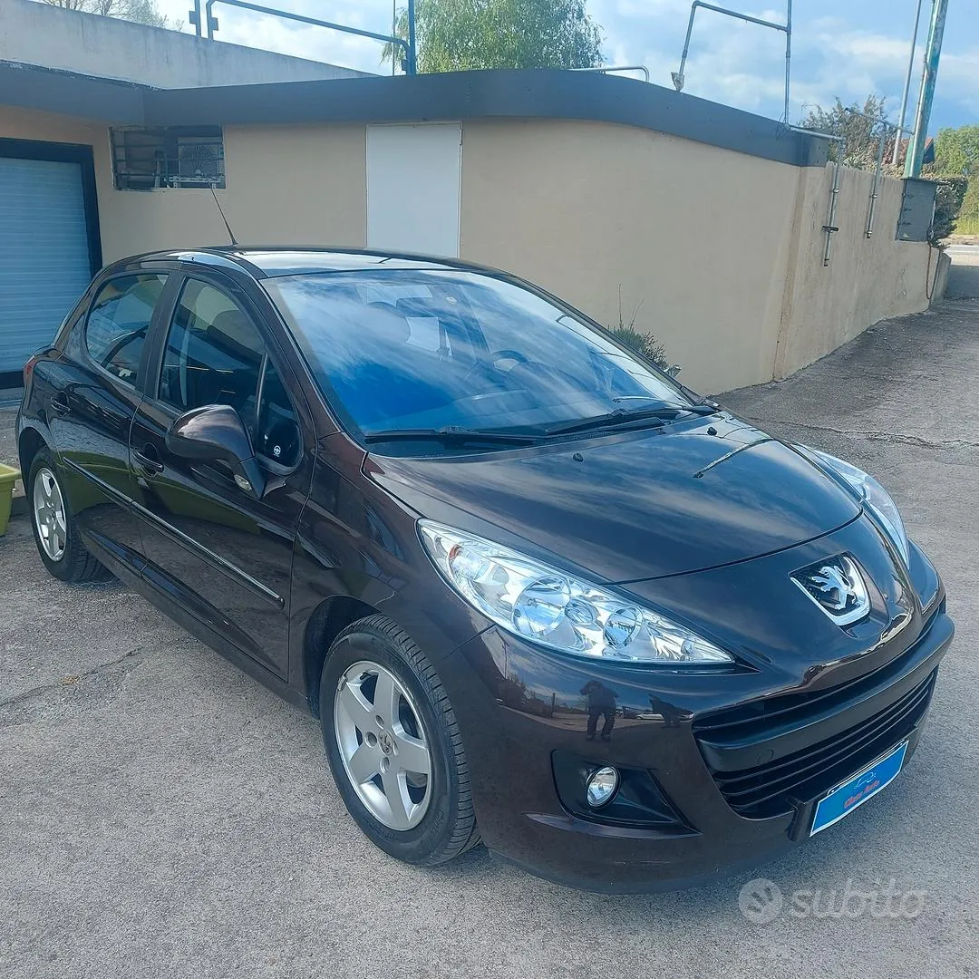 Peugeot 207 2011 photo 4