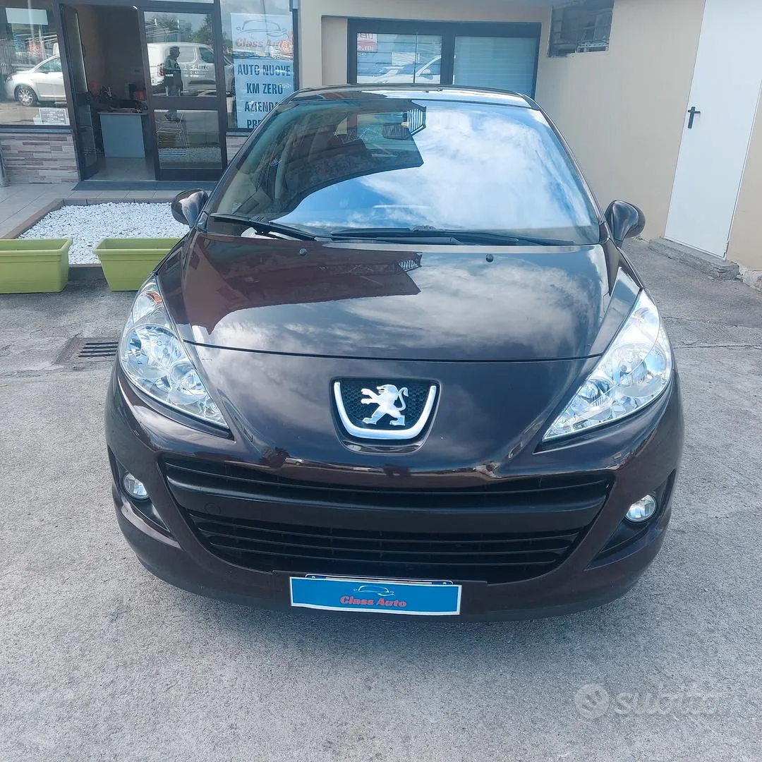 Peugeot 207 2011 photo 2