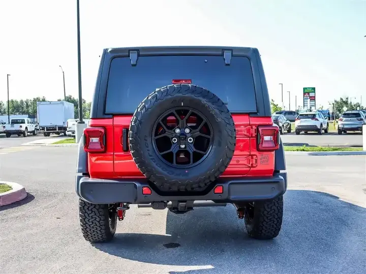 Jeep Wrangler 2026 photo 4