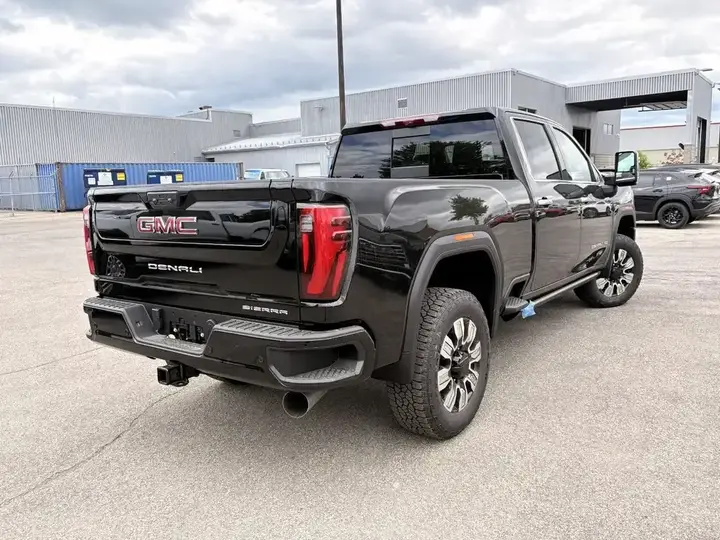 GMC Sierra 2500Hd 2026 photo 5