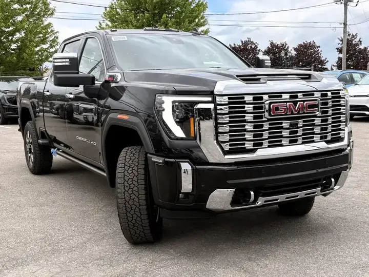 GMC Sierra 2500Hd 2026 photo 2