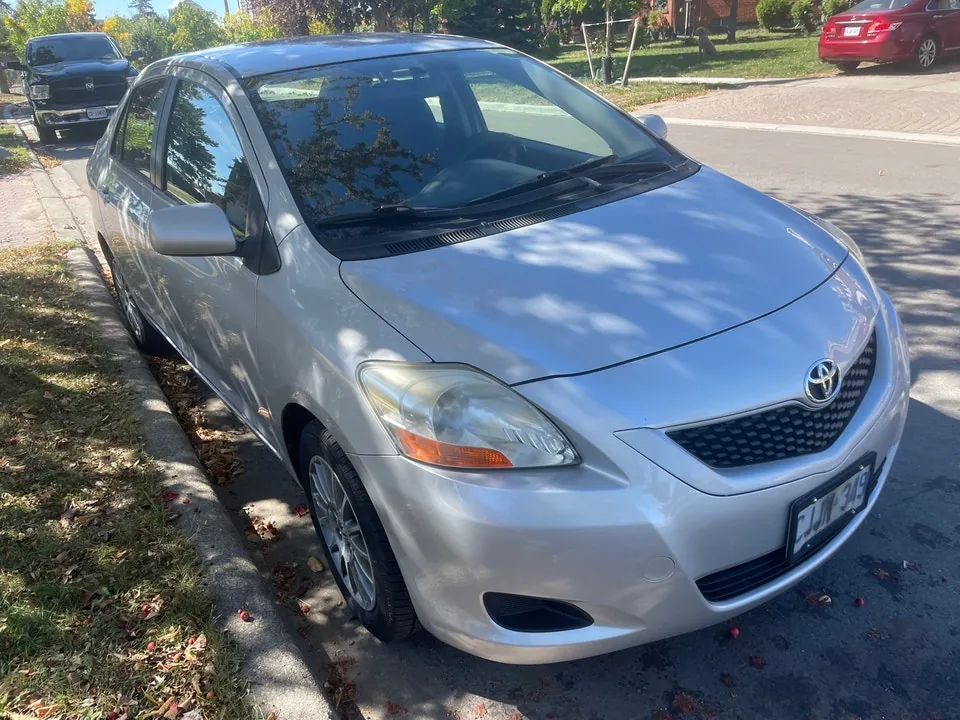 Toyota Yaris 2009 photo 2