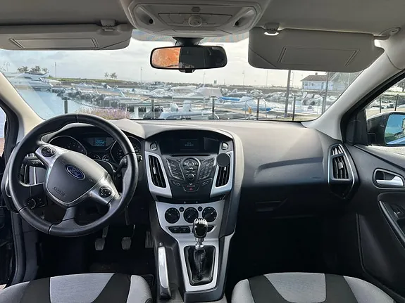 Ford Focus 2013 photo 2