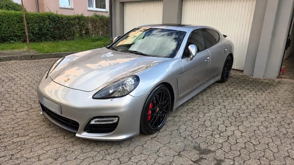 Porsche Panamera Gts