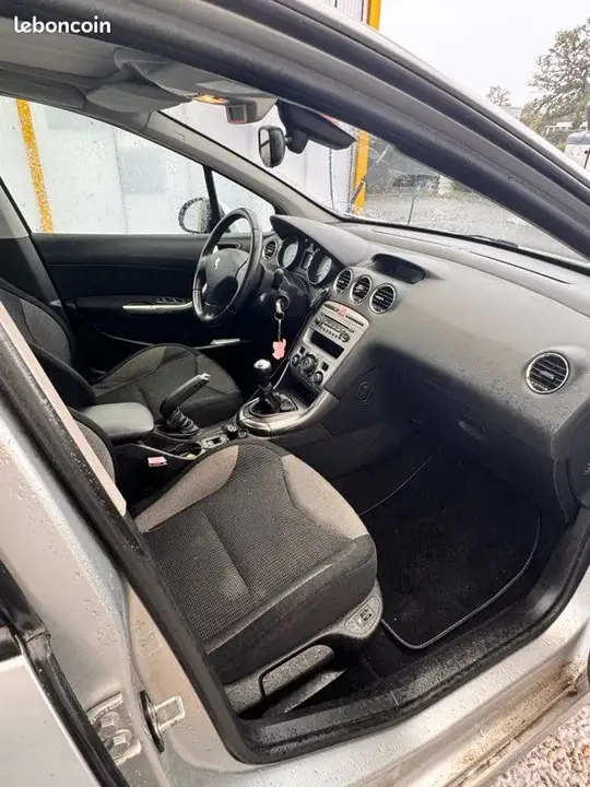Peugeot 308 2010 photo 3