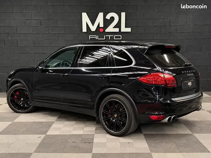 Porsche Cayenne 2010 photo 2