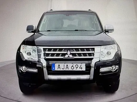 Mitsubishi Pajero 2018 photo 2