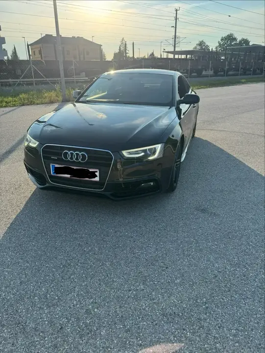 Audi A5 2011 photo 2