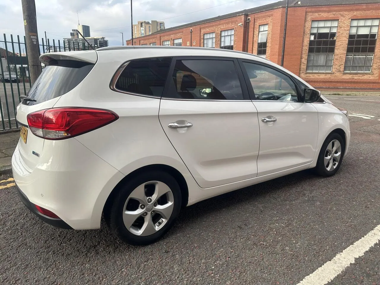 Kia Carens 2014 photo 4