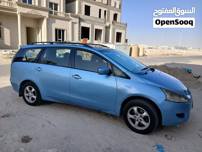 Mitsubishi Grandis 2006 photo 3