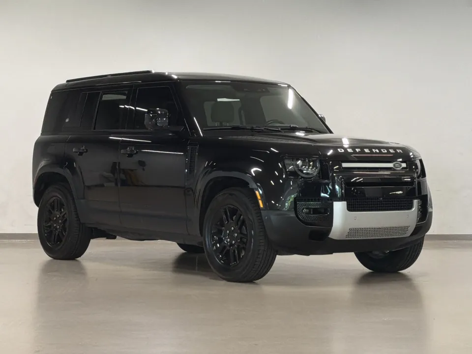 Land Rover Defender 2023 photo 2