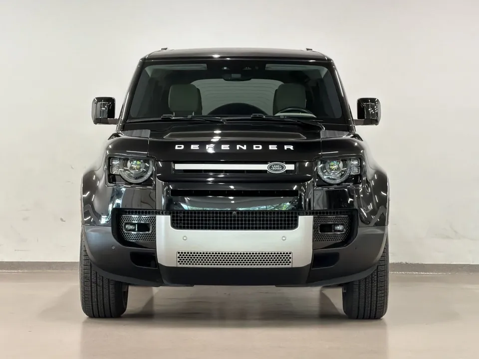 Land Rover Defender 2023 photo 3