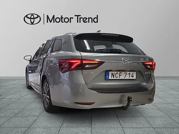 Toyota Avensis 2016 photo 2