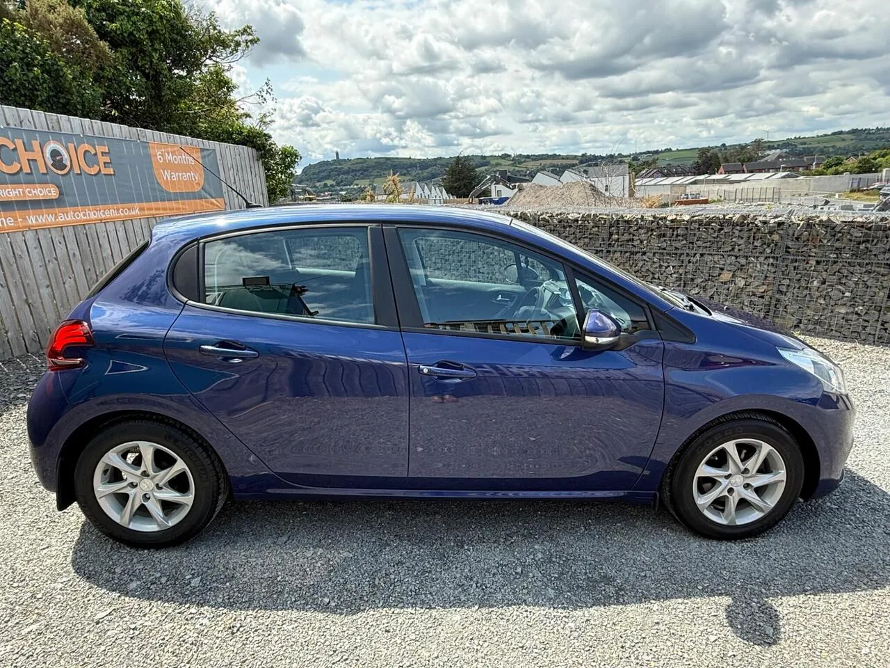 Peugeot 208 2015 photo 4