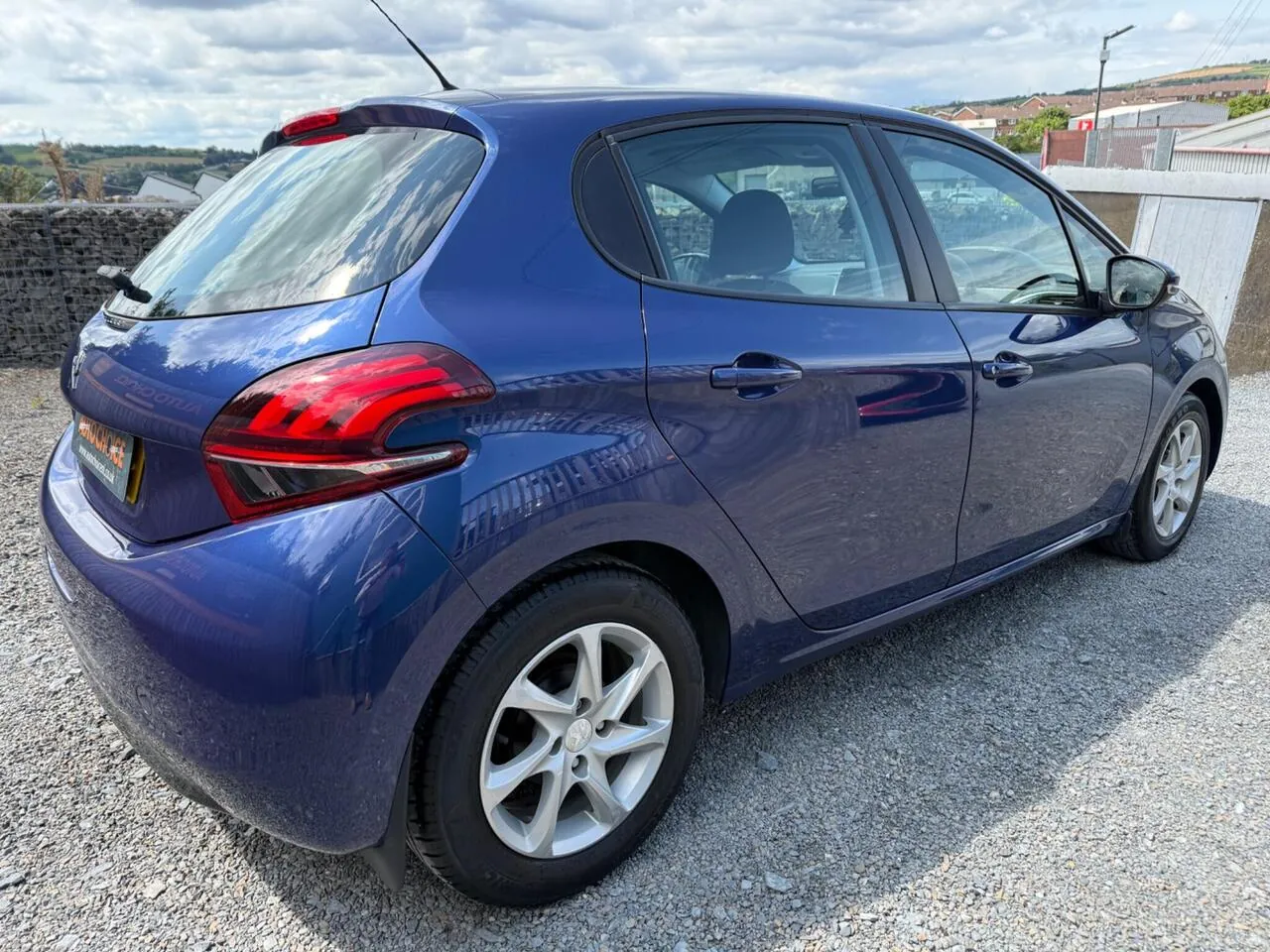 Peugeot 208 2015 photo 5