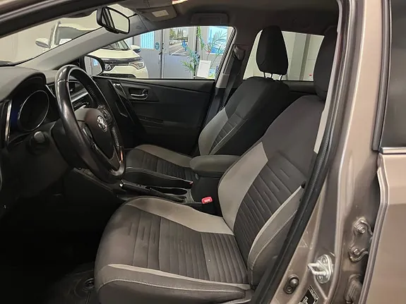 Toyota Auris 2015 photo 5