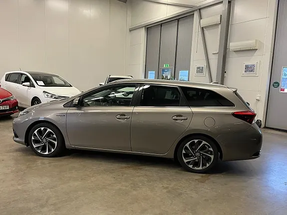 Toyota Auris 2015 photo 3