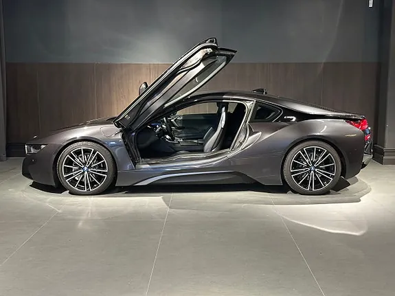 BMW I8 2019 photo 2