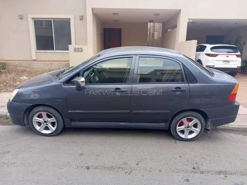 Suzuki Liana