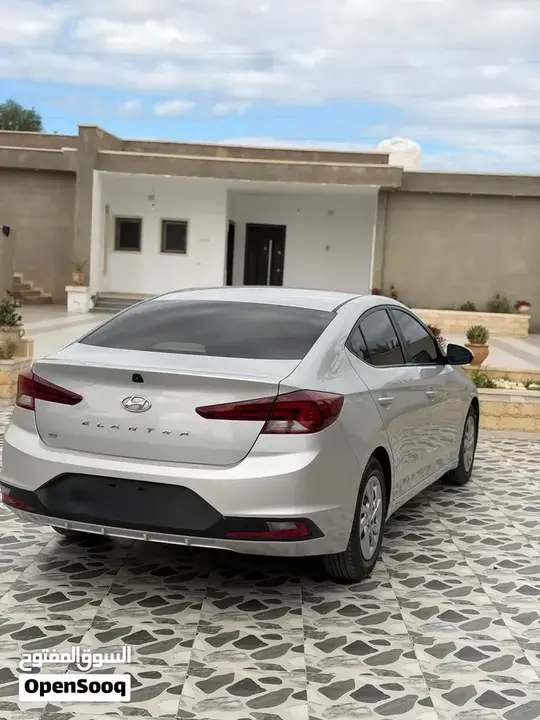 Hyundai Elantra 2019 photo 4
