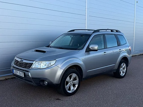 Subaru Forester 2010 photo 2