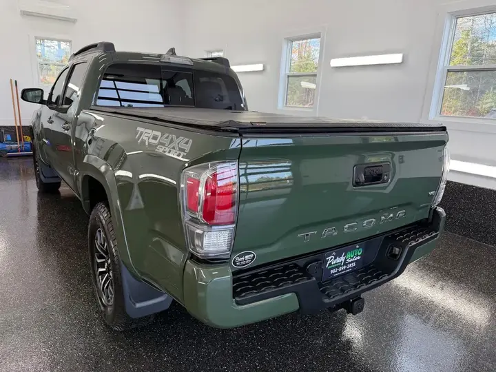 Toyota Tacoma 2021 photo 3