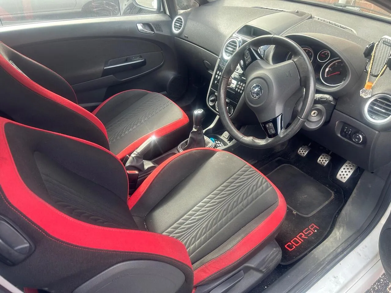 Vauxhall Corsa 2012 photo 4