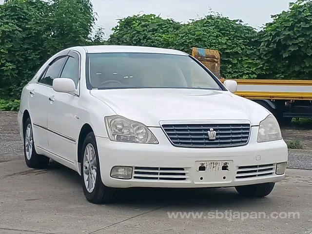 Toyota Crown Royal Saloon