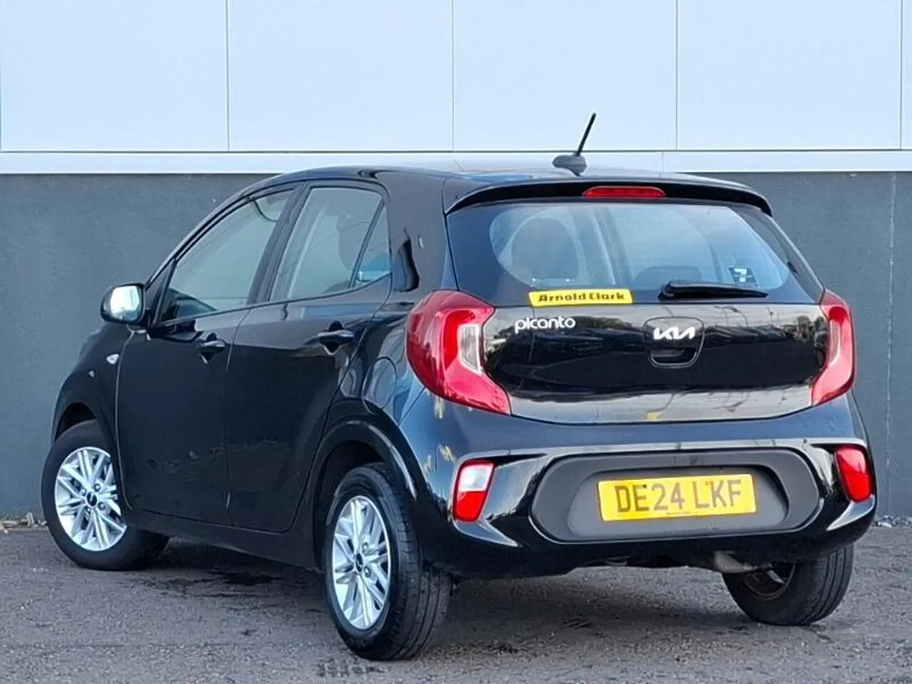 Kia Picanto 2024 photo 2