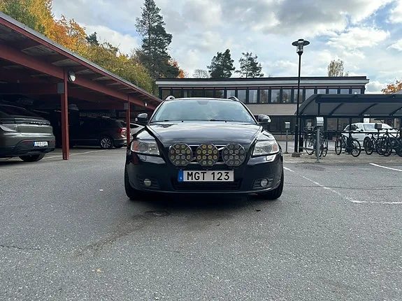 Volvo V50 2012 photo 2