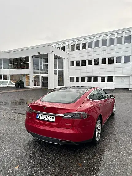 Tesla Model S 2015 photo 3