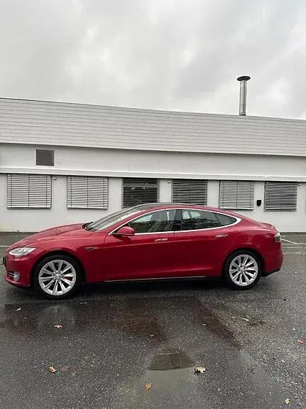 Tesla Model S 2015 photo 2