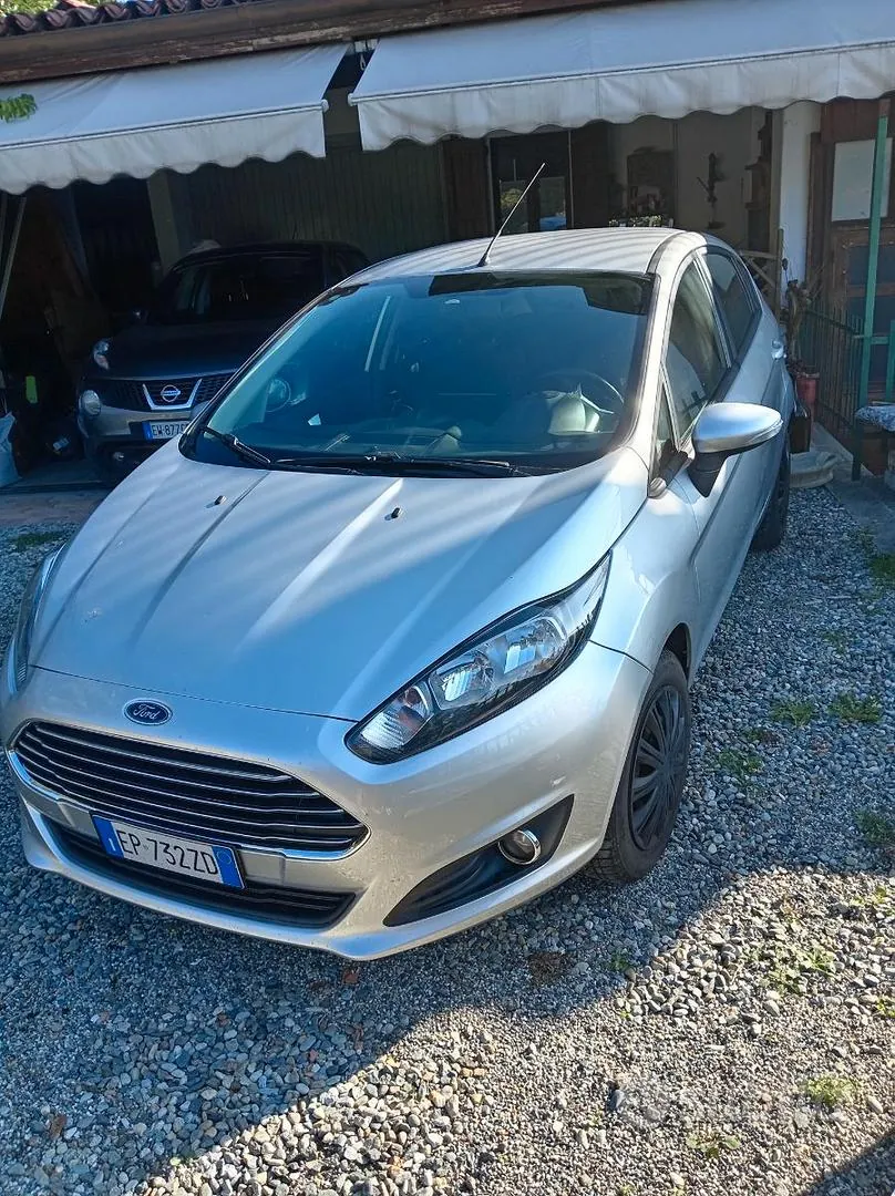 Ford Fiesta 2013 photo 2