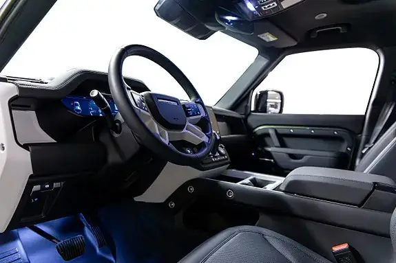 Land Rover Defender 110 2026 photo 3