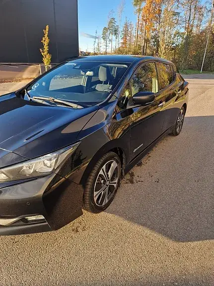 Nissan Leaf 2018 photo 2