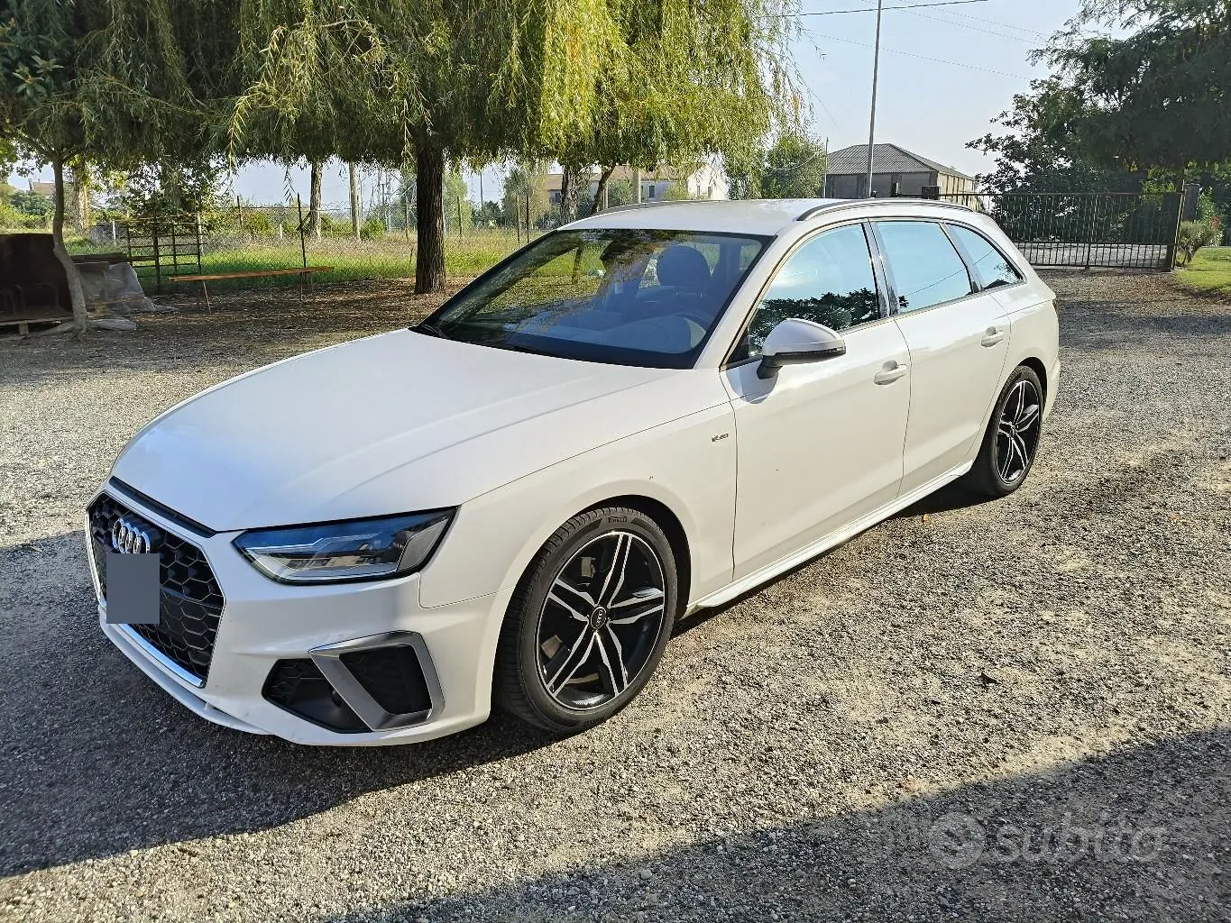 Audi A4 2021 photo 2