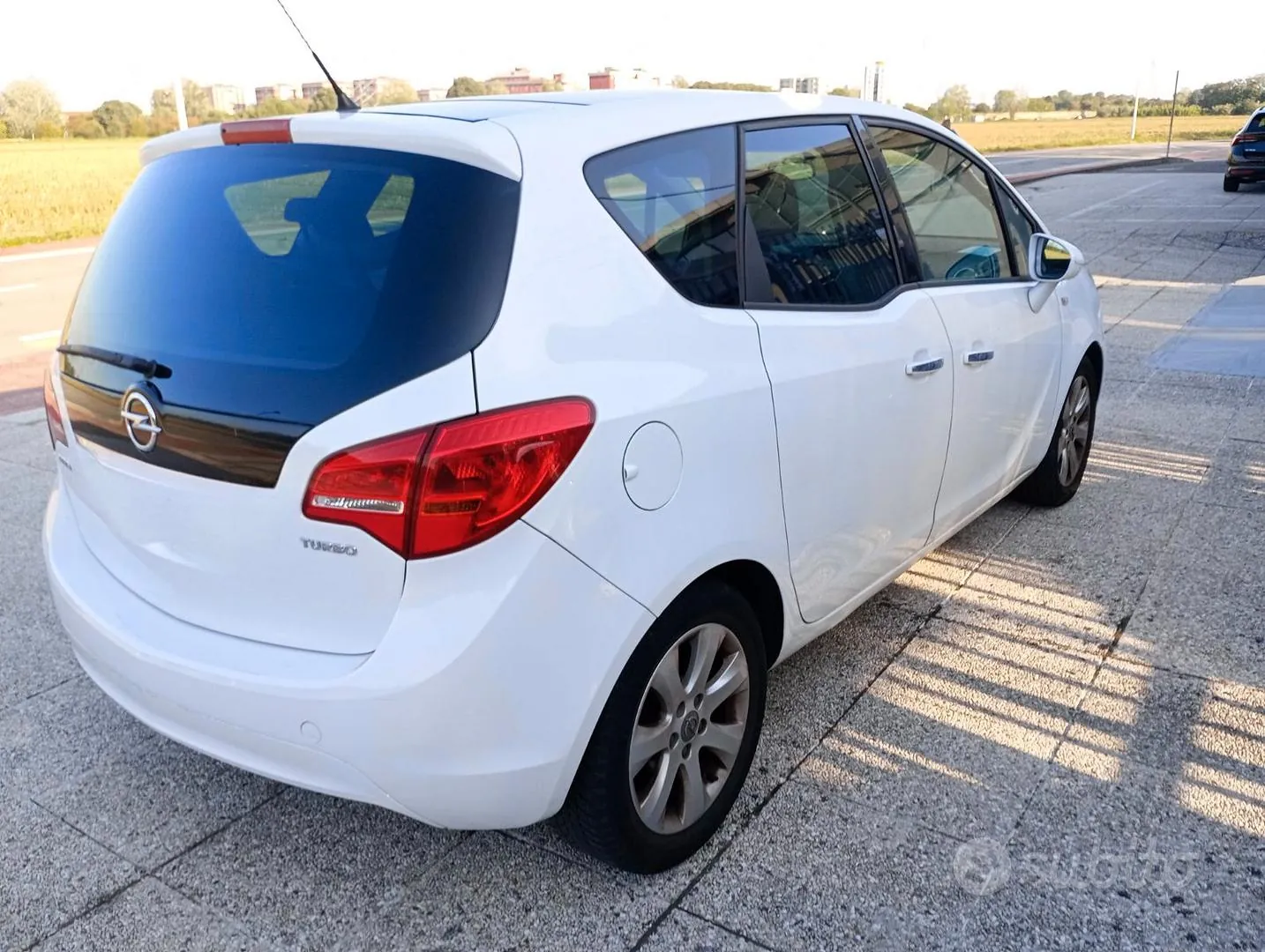 Opel Meriva 2010 photo 2