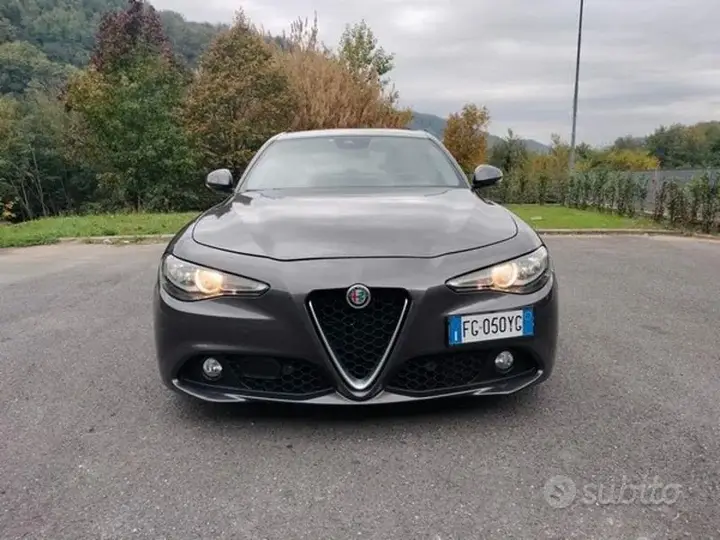 Alfa Romeo Giulia 2017 photo 2
