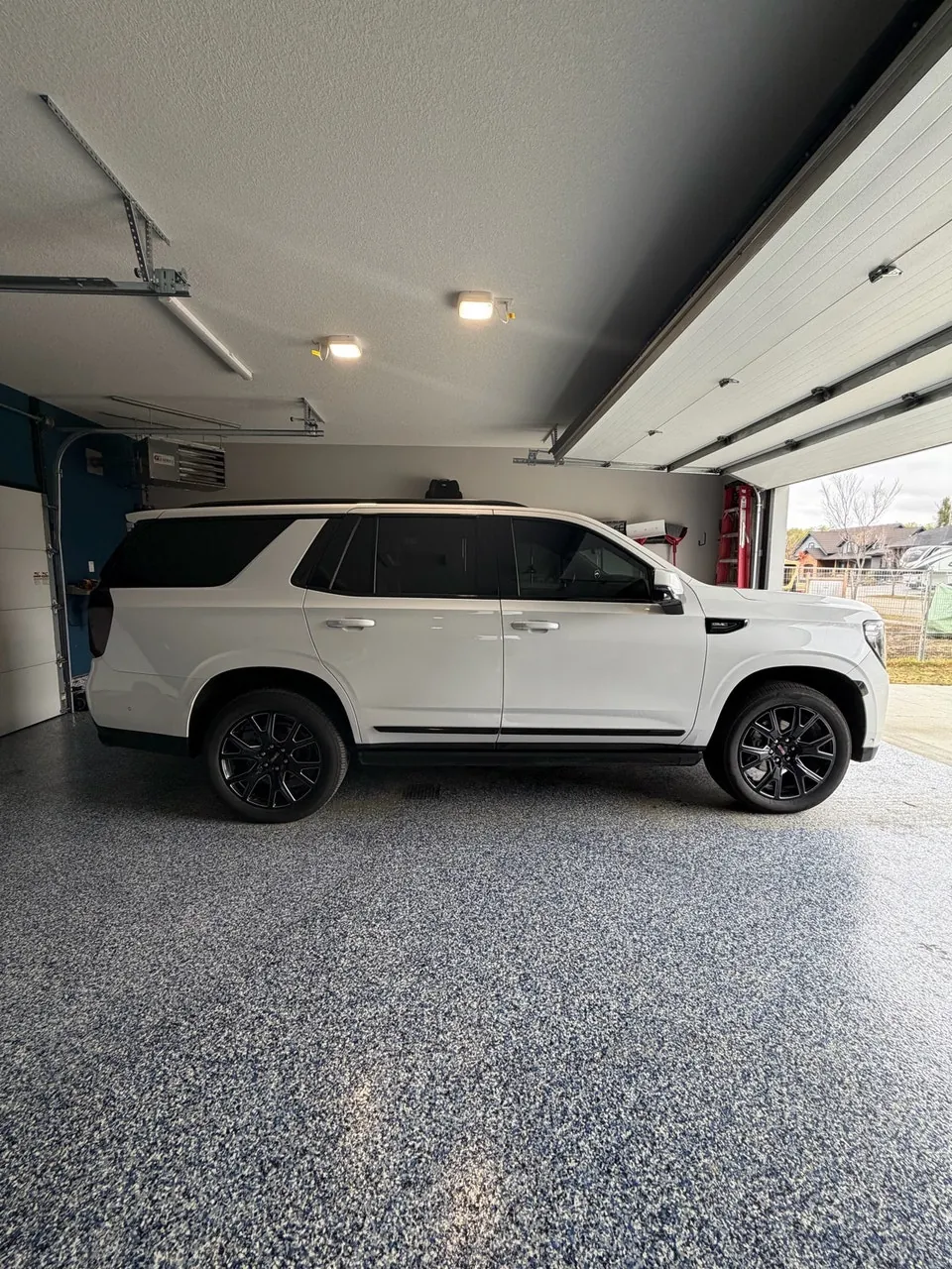 GMC Yukon 2024 photo 3