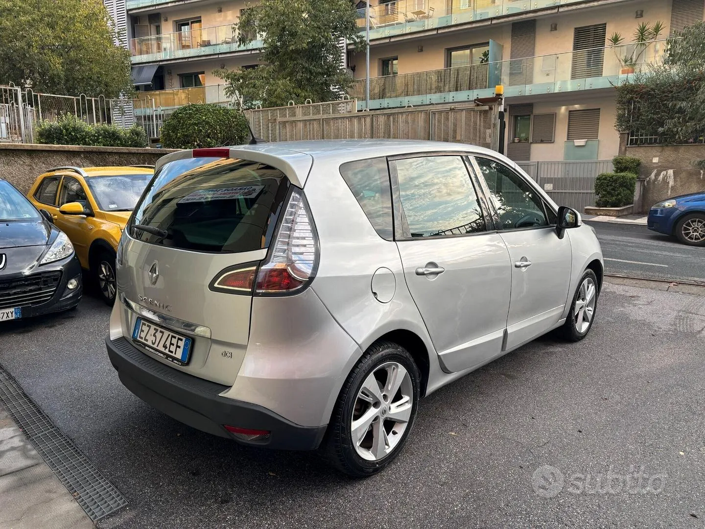 Renault Scenic 2015 photo 2