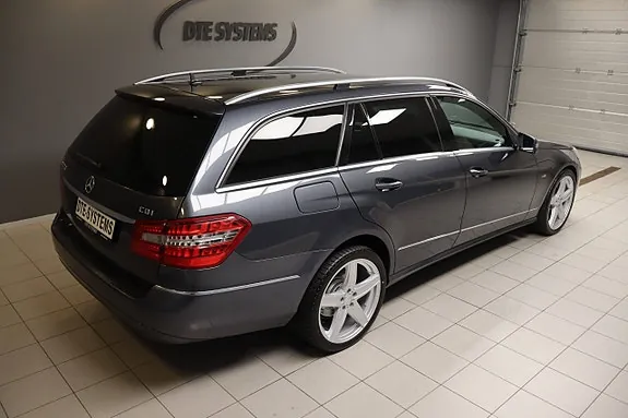 Mercedes-Benz E220 2010 photo 4