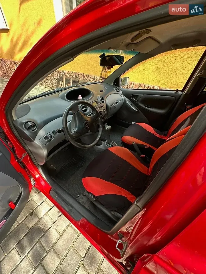 Toyota Yaris 2001 photo 2