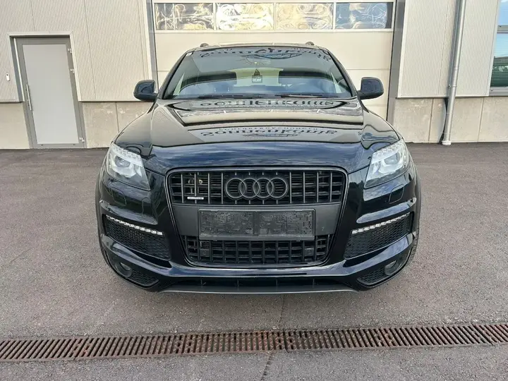 Audi Q7 2013 photo 2