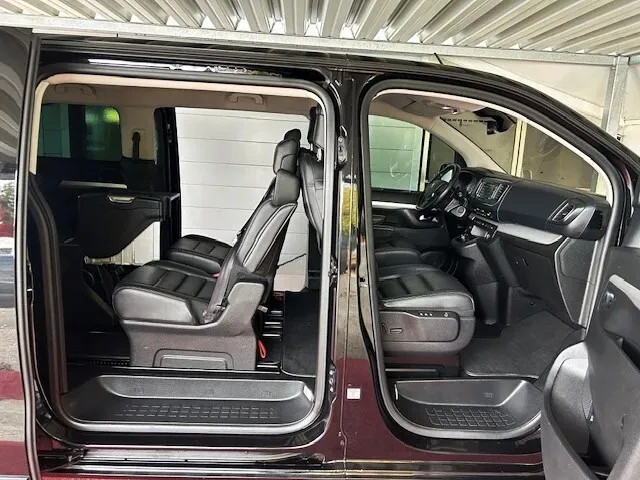 Opel Zafira 2024 photo 2
